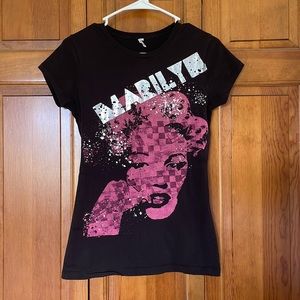 💙 Marilyn Monroe Shirt Sleeve Tee -Size M